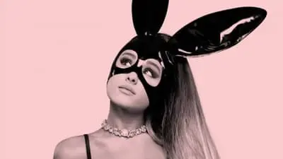 Ariana Grande: Dangerous Woman Diaries_backdropimg