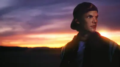 Avicii - Ben Tim_backdropimg