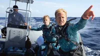 Dolphins Up Close with Bertie Gregory_backdropimg