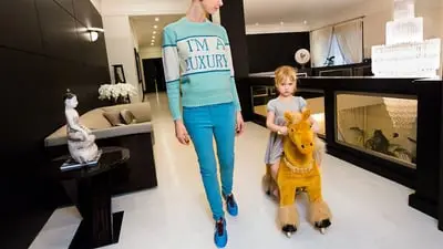 Generation Wealth_backdropimg
