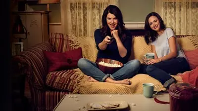 Gilmore Girls: A Year in the Life_backdropimg