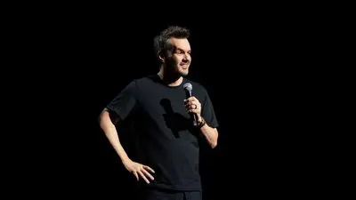 Jim Jefferies: Two Limb Policy_backdropimg