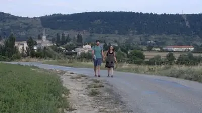 Le Fils de l'épicière, le Maire, le Village et le Monde_backdropimg
