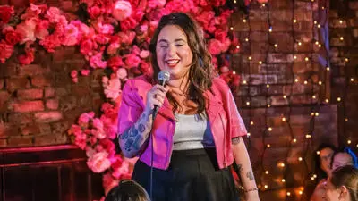 Liza Treyger: Night Owl_backdropimg