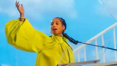 Noted: Alicia Keys the Untold Stories_backdropimg