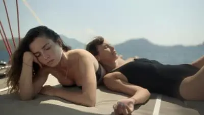 Suyun Üstü_backdropimg