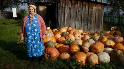 The Babushkas of Chernobyl_backdropimg