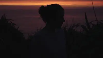 The Night That Holds You_backdropimg