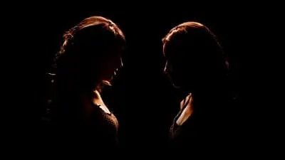 Twisted Sisters_backdropimg